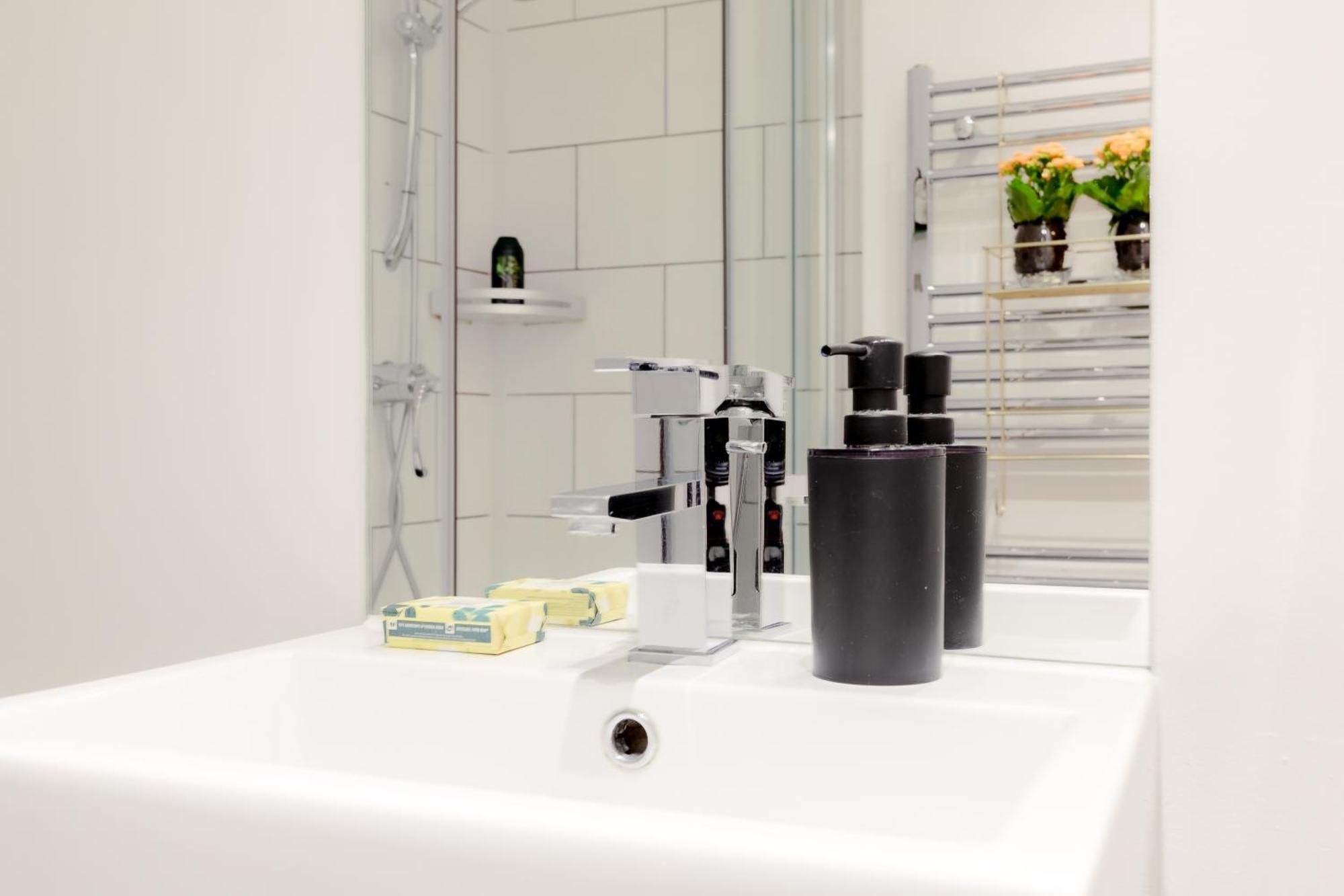 Rare Find Off Oxford St! Soho 5Bed Design House For Xxl Groups Leilighet London Eksteriør bilde